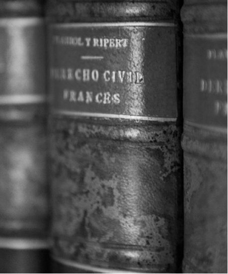 Biblioteca jurídica
